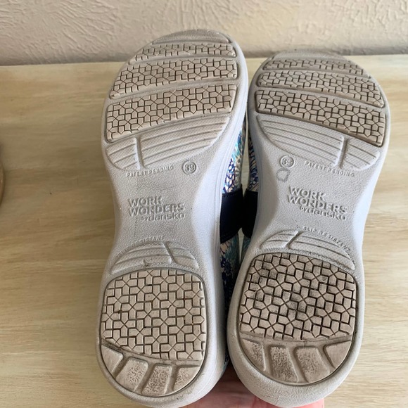 Work Wonders by Dansko Clog - Picture 7 of 8